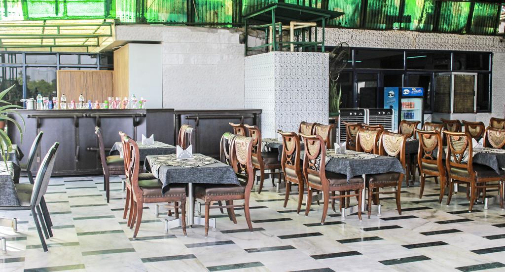 Hotel Arpit Palace Делі Екстер'єр фото